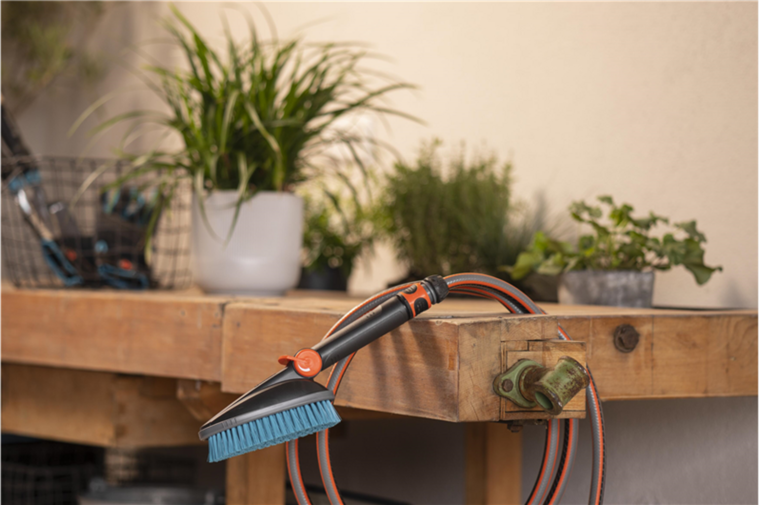Gardena Cleansystem Hand Brush M hard - Comfort