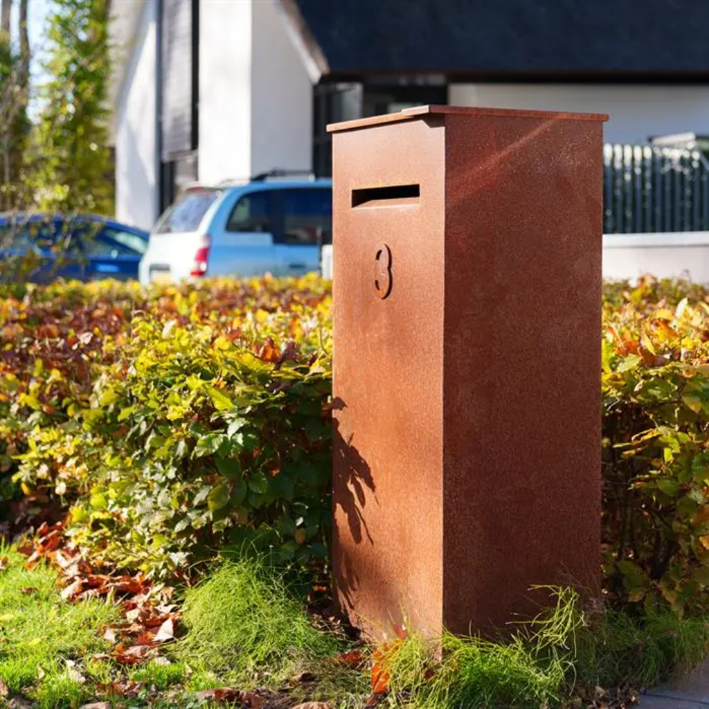 ADEZZ Briefkasten CASE freistehend Cortenstahl