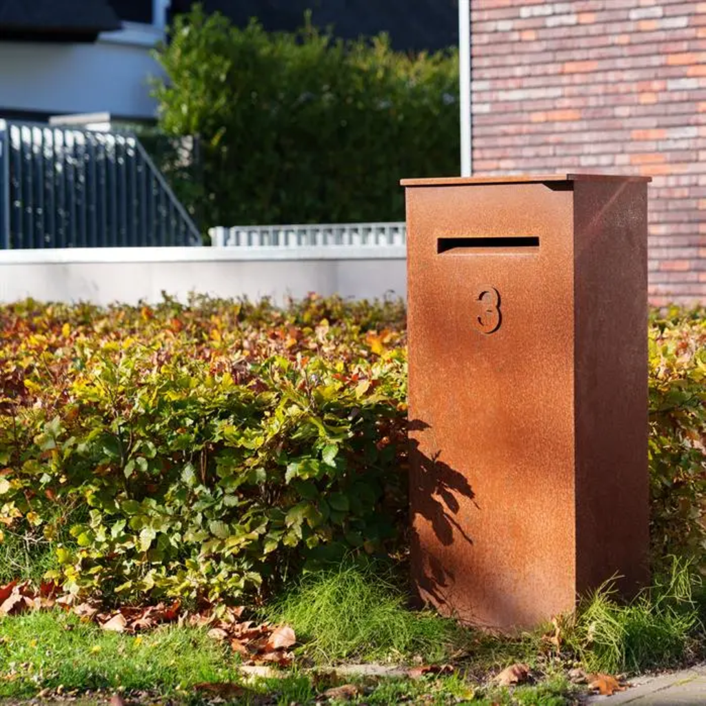 ADEZZ Briefkasten CASE freistehend Cortenstahl