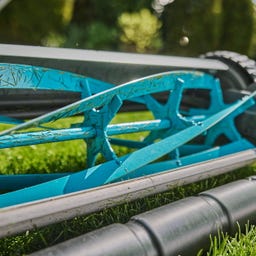 GARDENA Vřetenová sekačka Comfort 330