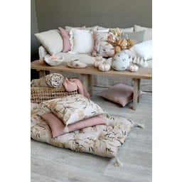 Chic Antique Quilt mit Blumenmotiv - 1 Stk.