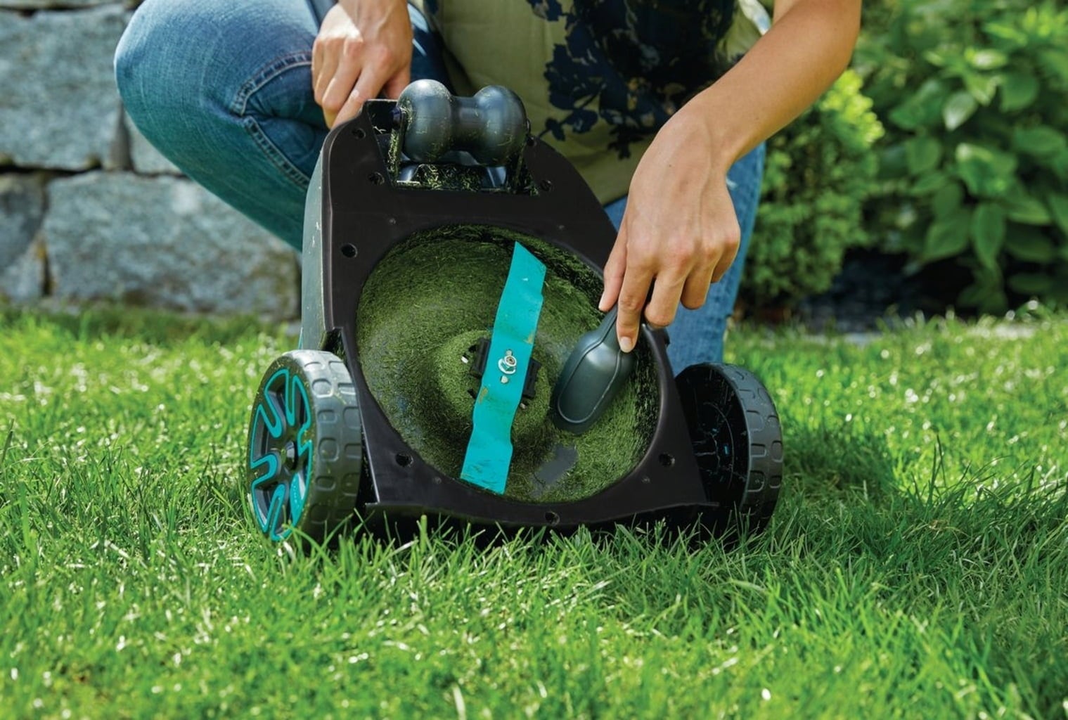 Battery Lawnmower HandyMower 22/18V P4A Ready-To-Use Set - 1 Set
