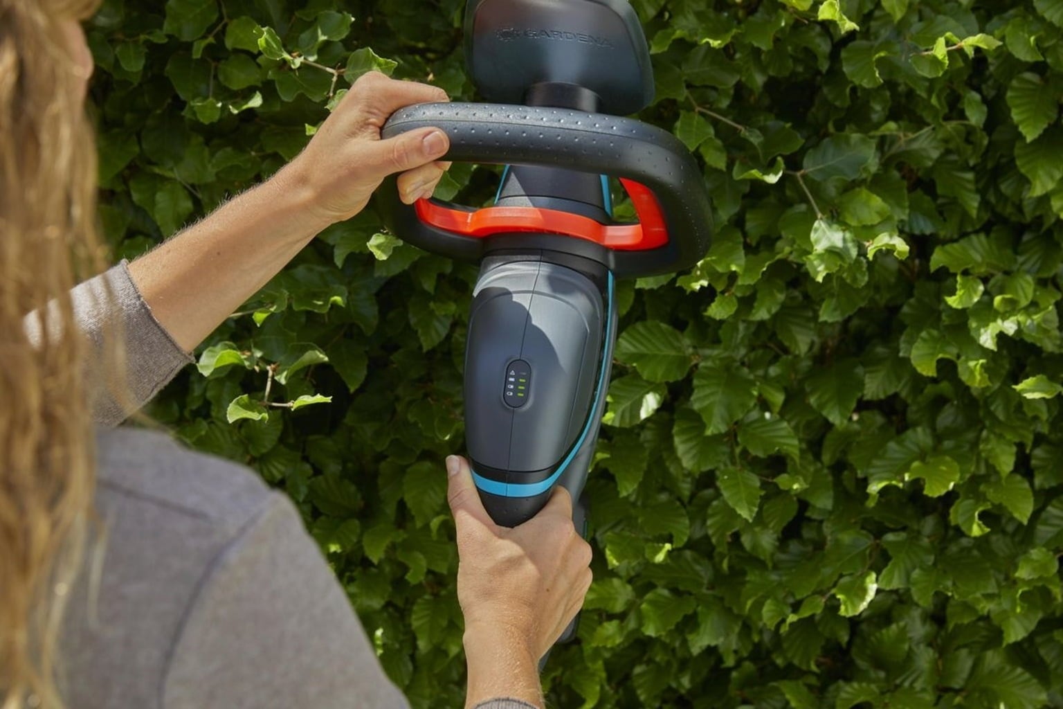 Akumulatorske škarje za obrezovanje žive meje ComfortCut 50 / 18V-P4A, set Ready-To-Use - 1 set.