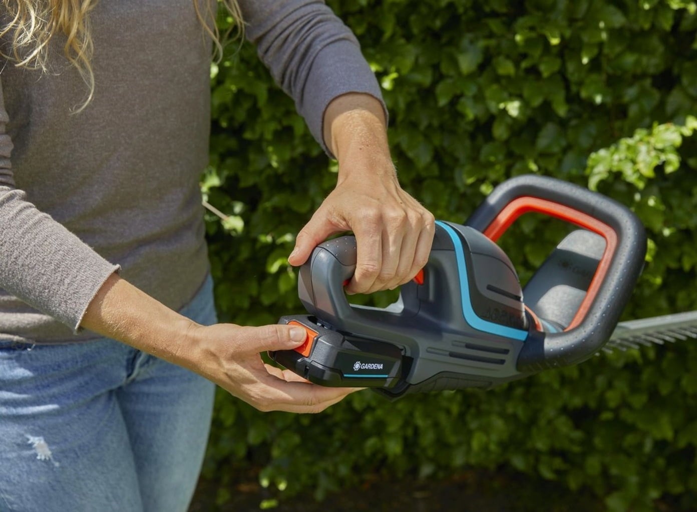 Akumulatorske škarje za obrezovanje žive meje ComfortCut 50 / 18V-P4A, set Ready-To-Use - 1 set.