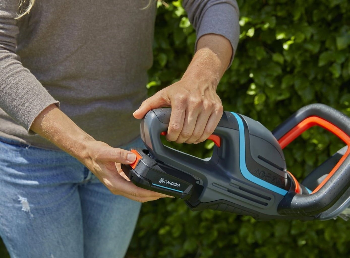 Akumulatorske škarje za obrezovanje žive meje ComfortCut 50 / 18V-P4A, set Ready-To-Use - 1 set.