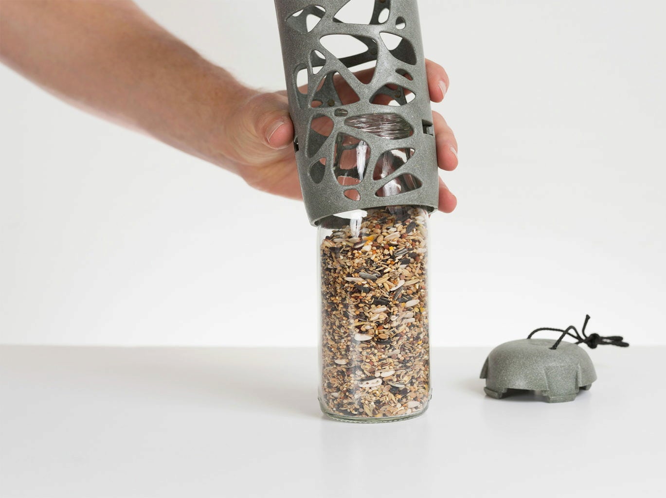 Vogelfutterspender Tara / mit Glasflasche - 1 Stk.
