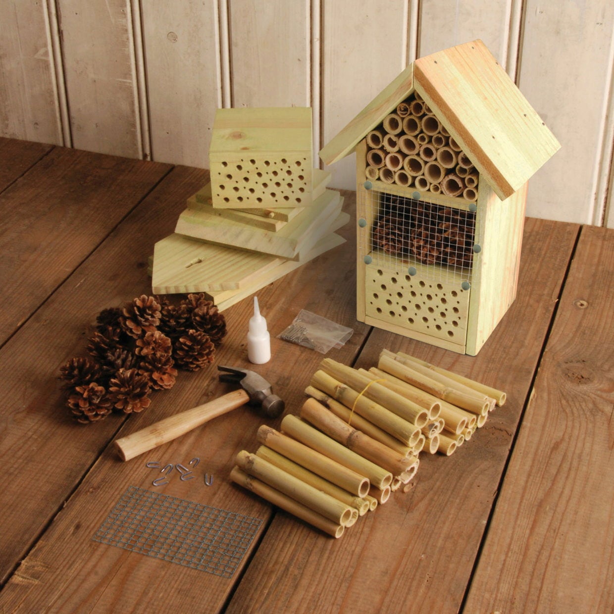 Esschert Design Set za sestavljanje hotela za žuželke - 1 set.