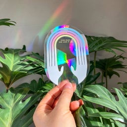 Regenbogen Aufkleber - Kreiere überall Regenbögen - slow down