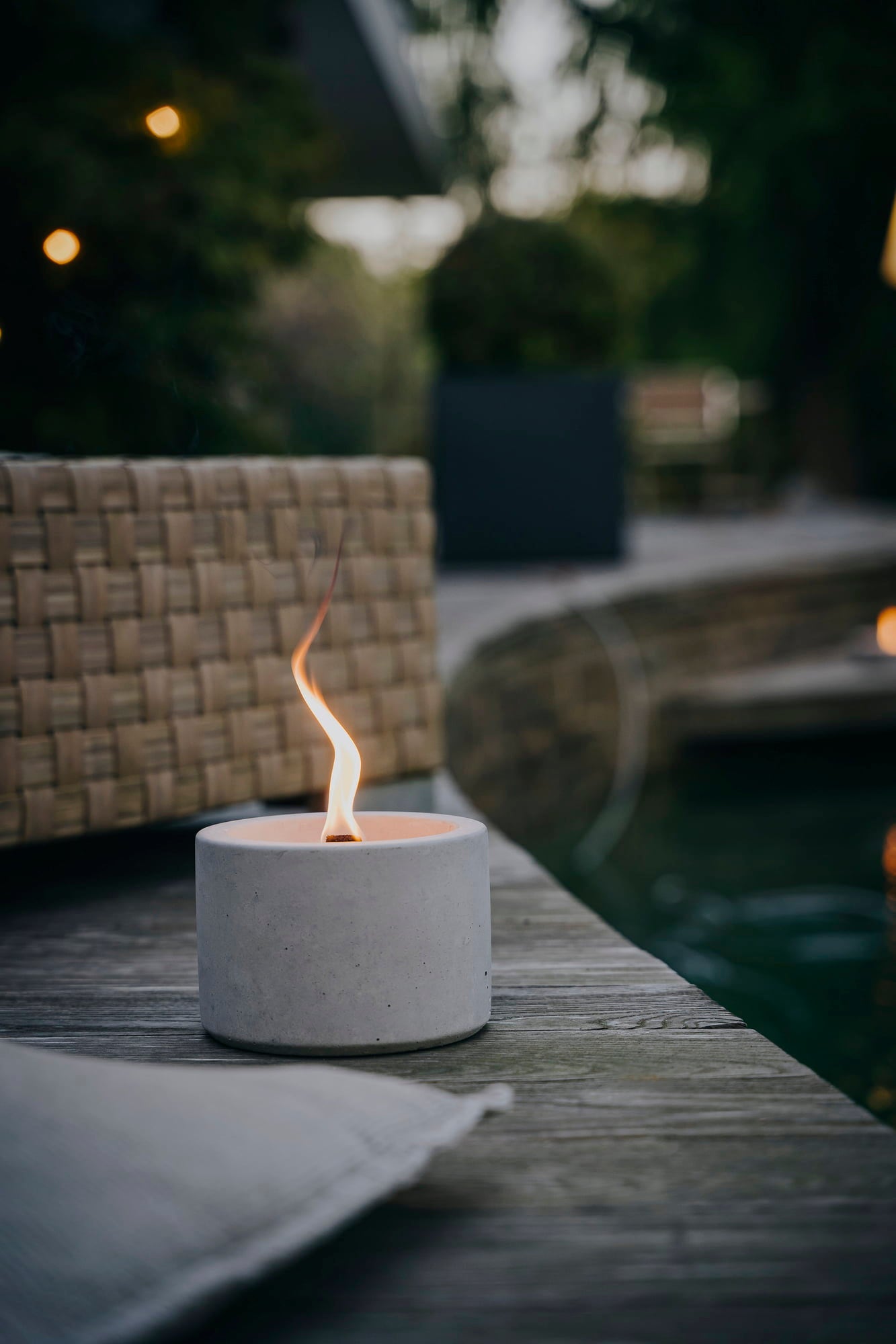 Beske Solo Concrete Candle