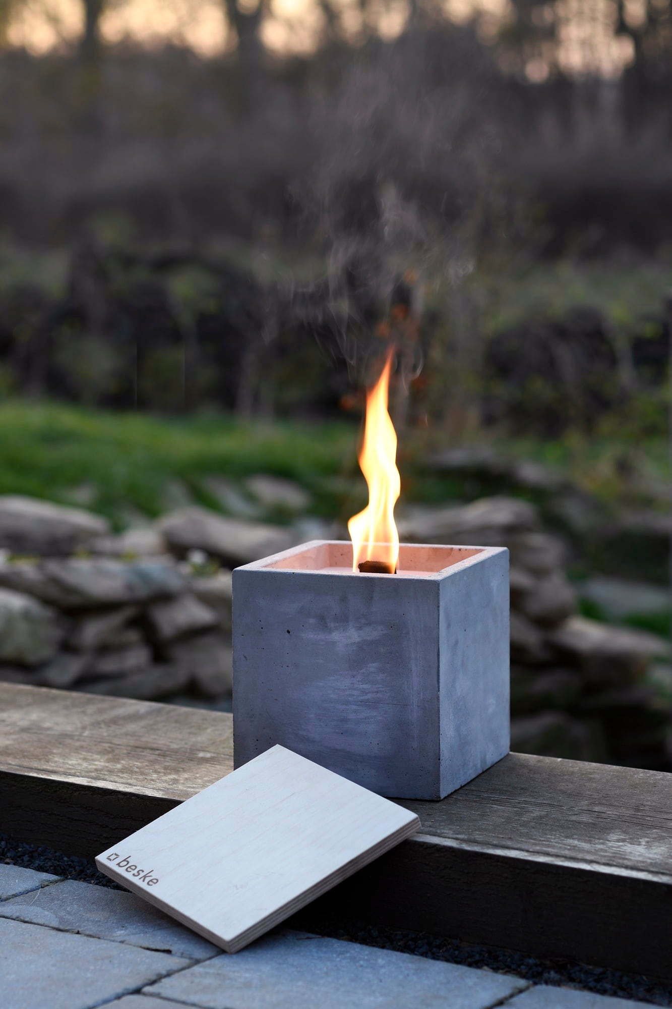 Beske Feugo Concrete Candle