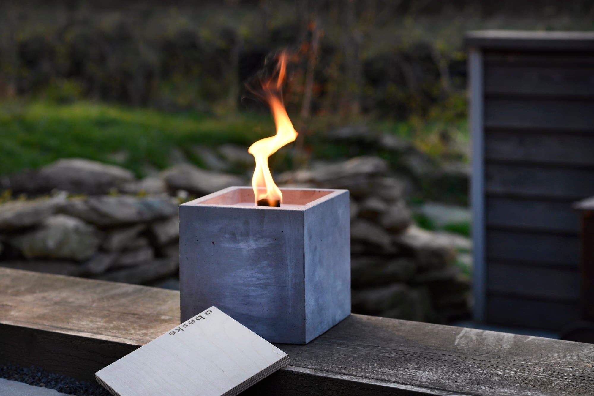 Beske Feugo Concrete Candle