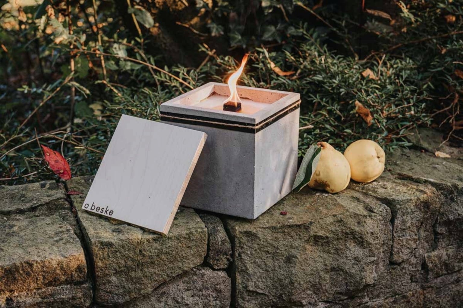 Beske Feugo Concrete Candle