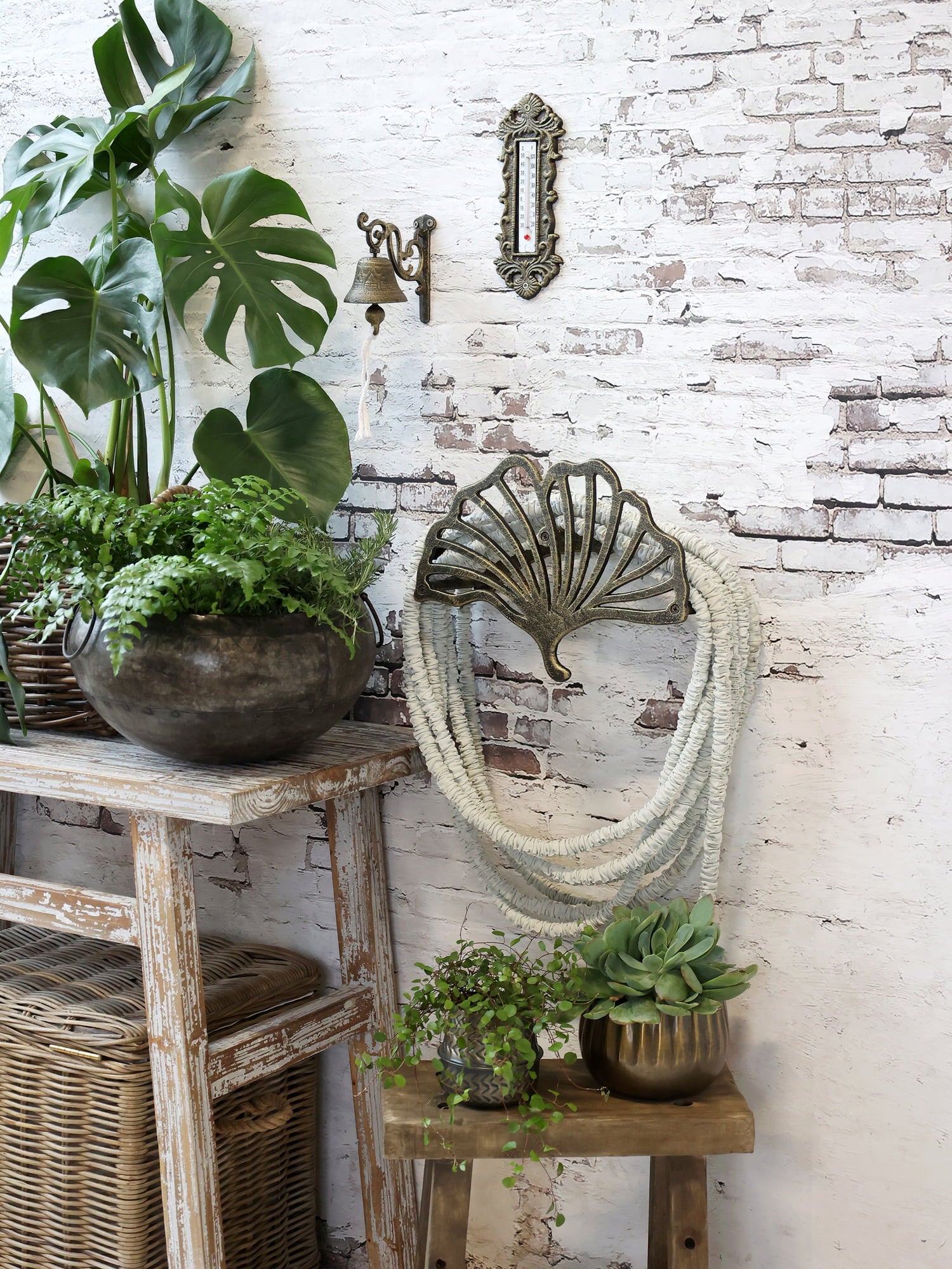 Chic Antique Wall-Mounted Garden Hose Holder